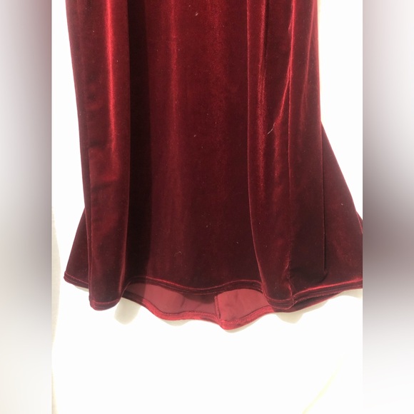Red floor length velour dress - Picture 2 of 5